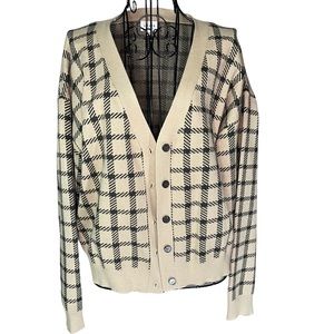 Le Lis Houndstooth Neutral Size Medium Cardigan Sweater. New Without Tags